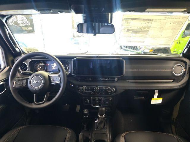 new 2025 Jeep Gladiator car, priced at $45,980