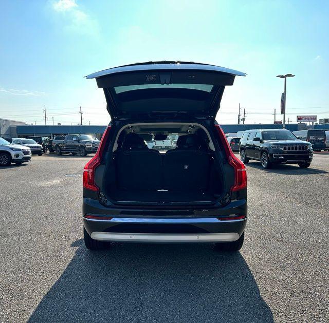 used 2022 Volvo XC90 Recharge Plug-In Hybrid car, priced at $42,000