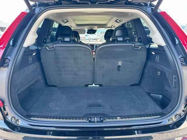 used 2022 Volvo XC90 Recharge Plug-In Hybrid car, priced at $42,000