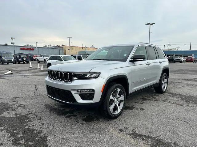 new 2025 Jeep Grand Cherokee car, priced at $47,115