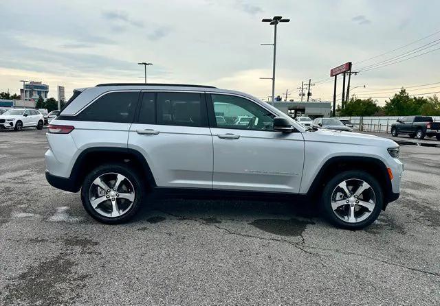 new 2025 Jeep Grand Cherokee car, priced at $47,115