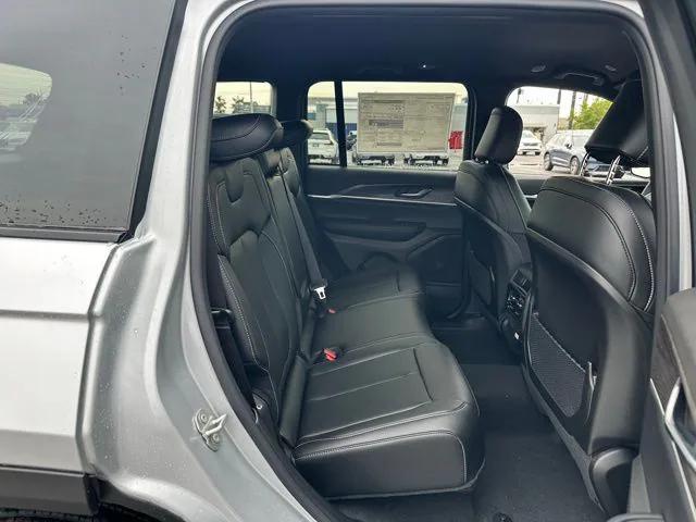 new 2025 Jeep Grand Cherokee car, priced at $47,115