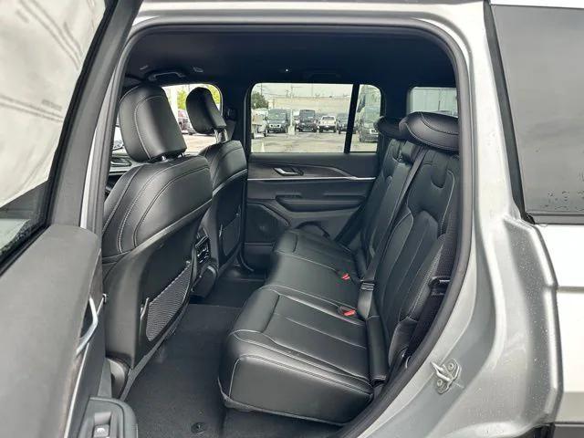 new 2025 Jeep Grand Cherokee car, priced at $47,115