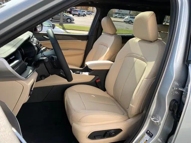 new 2024 Jeep Grand Cherokee L car, priced at $42,500