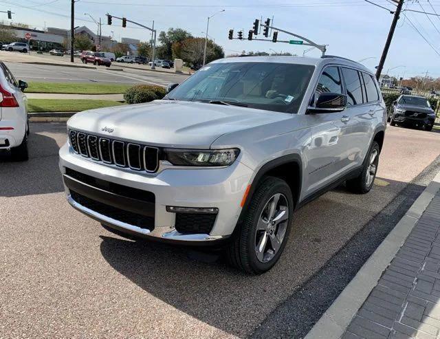 new 2024 Jeep Grand Cherokee L car, priced at $42,500