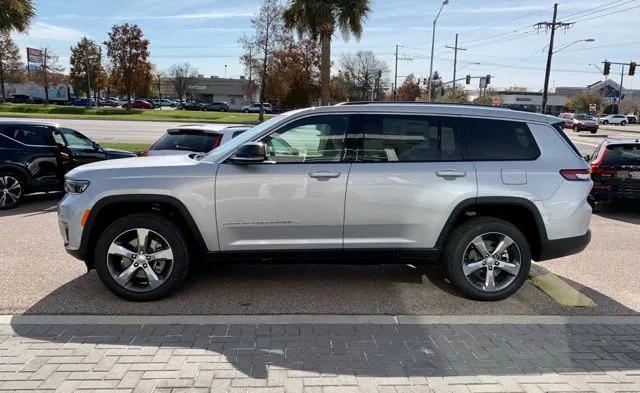 new 2024 Jeep Grand Cherokee L car, priced at $42,500