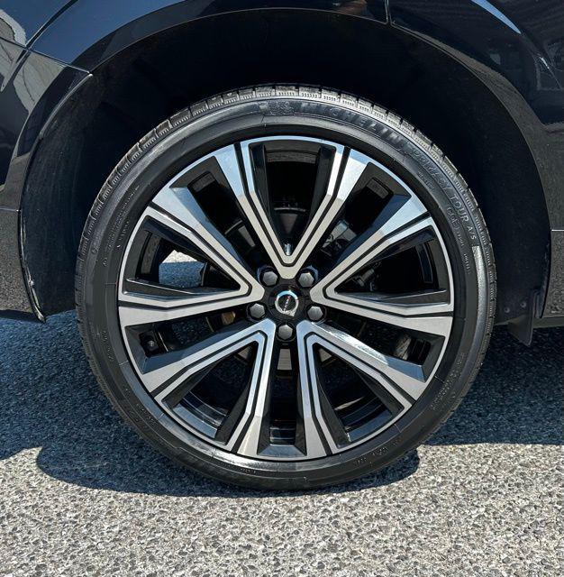 used 2023 Volvo XC60 car, priced at $41,500
