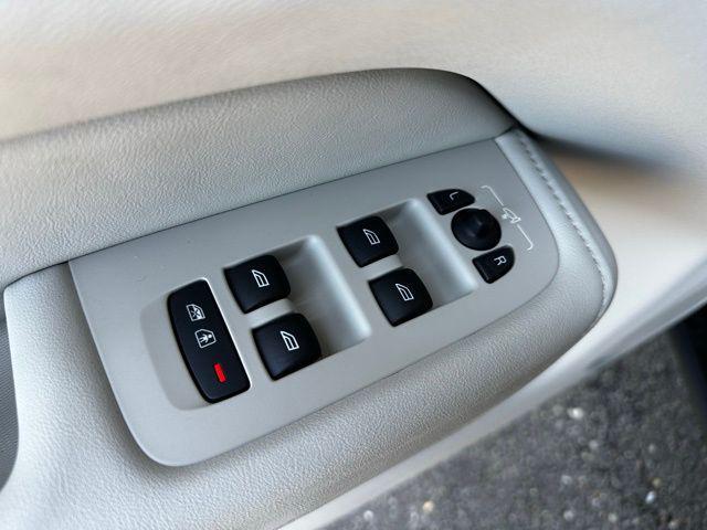 used 2023 Volvo XC60 car, priced at $41,500