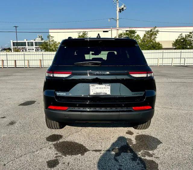new 2025 Jeep Grand Cherokee car, priced at $48,160