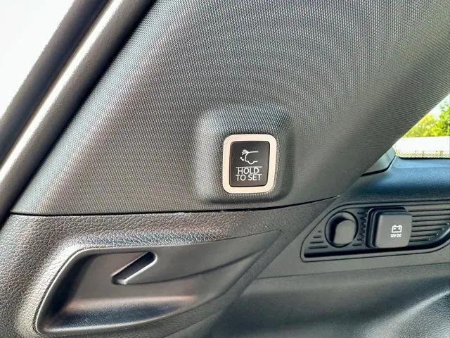 new 2025 Jeep Grand Cherokee car, priced at $48,160