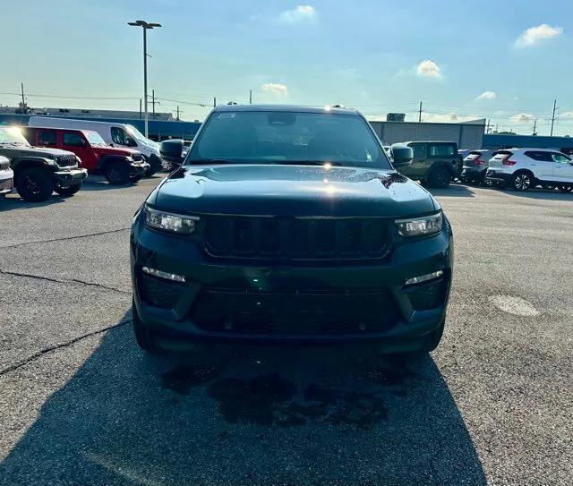 new 2025 Jeep Grand Cherokee car, priced at $48,160