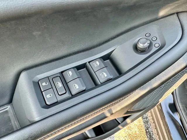 new 2025 Jeep Grand Cherokee car, priced at $48,160