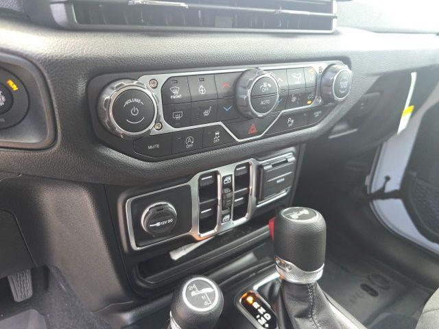 new 2025 Jeep Wrangler car, priced at $50,910