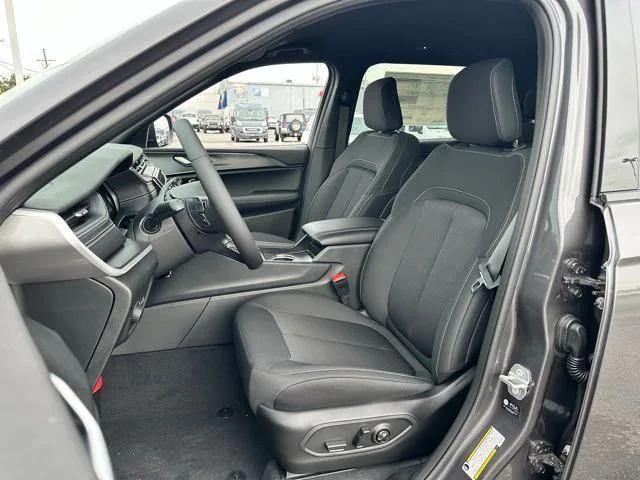 new 2025 Jeep Grand Cherokee L car, priced at $38,220