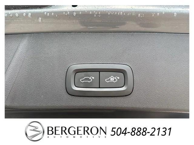 used 2022 Volvo XC40 car, priced at $25,500