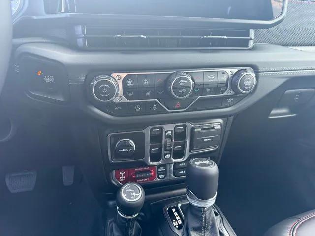 new 2025 Jeep Wrangler car, priced at $62,085