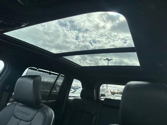 new 2025 Jeep Grand Cherokee car, priced at $58,940