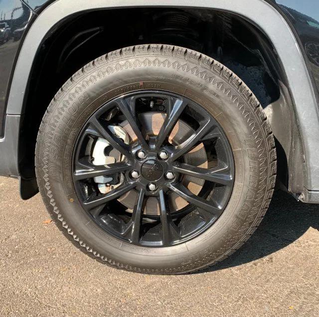 used 2023 Jeep Cherokee car, priced at $23,500