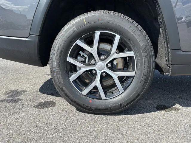 new 2025 Jeep Grand Cherokee L car, priced at $47,335
