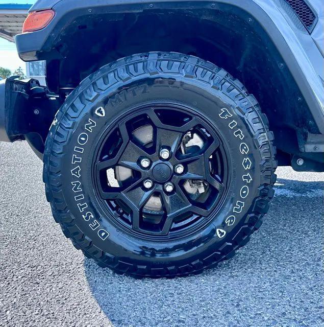 used 2021 Jeep Gladiator car, priced at $32,987