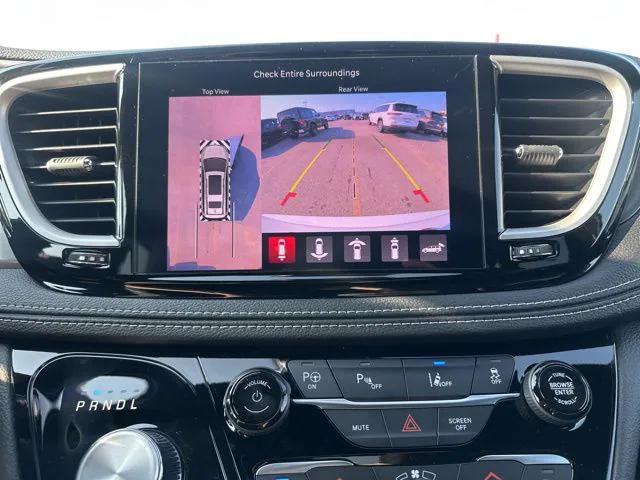 new 2025 Chrysler Pacifica Hybrid car, priced at $52,325