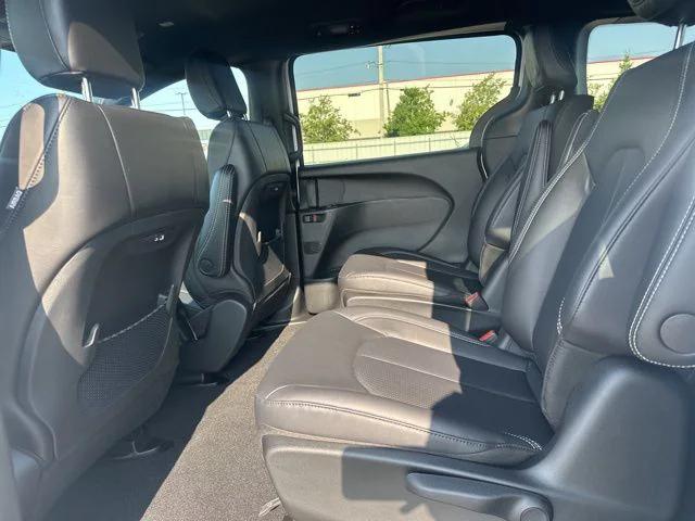 new 2025 Chrysler Pacifica Hybrid car, priced at $52,325