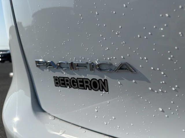 new 2025 Chrysler Pacifica Hybrid car, priced at $52,325