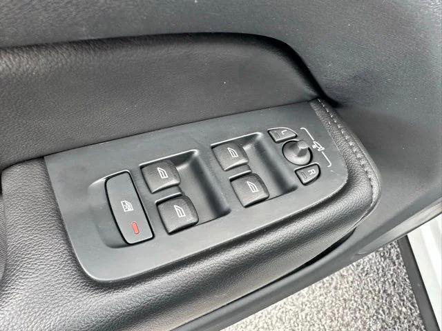 used 2023 Volvo XC60 car, priced at $31,000