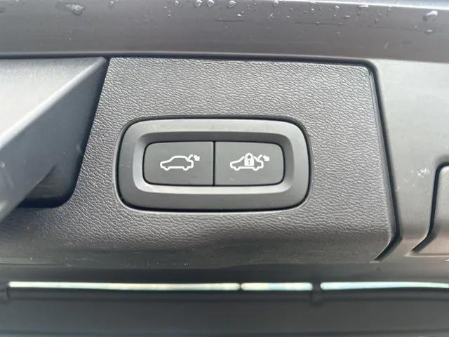 used 2023 Volvo XC60 car, priced at $33,500