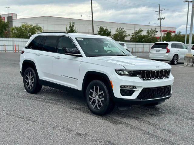 new 2025 Jeep Grand Cherokee car, priced at $39,400