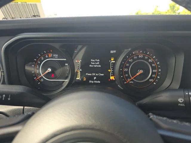new 2025 Jeep Gladiator car, priced at $45,980