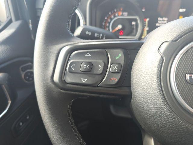new 2025 Jeep Gladiator car, priced at $45,980