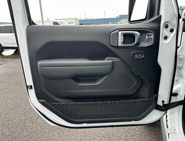 new 2025 Jeep Wrangler car, priced at $49,980