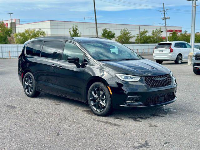 new 2026 Chrysler Pacifica car, priced at $45,360
