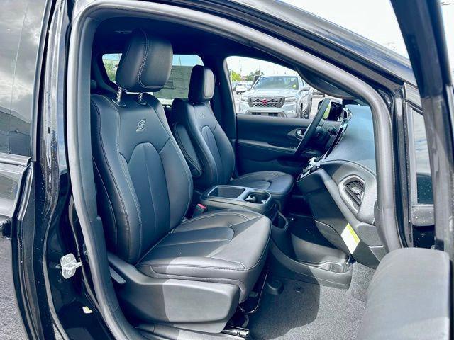 new 2026 Chrysler Pacifica car, priced at $45,360