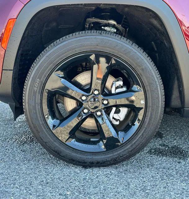 new 2025 Jeep Grand Cherokee L car, priced at $43,675