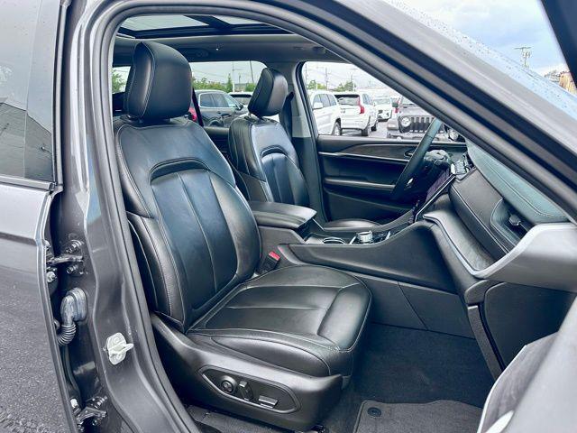 used 2024 Jeep Grand Cherokee car, priced at $35,977