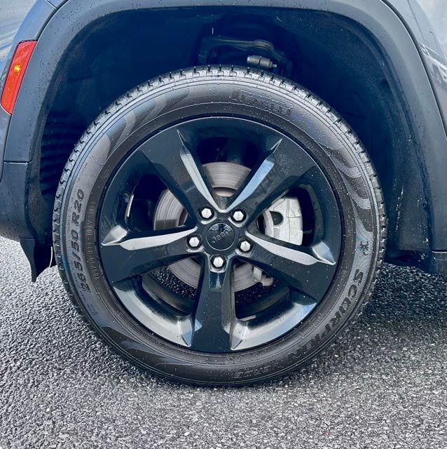 used 2024 Jeep Grand Cherokee car, priced at $35,977