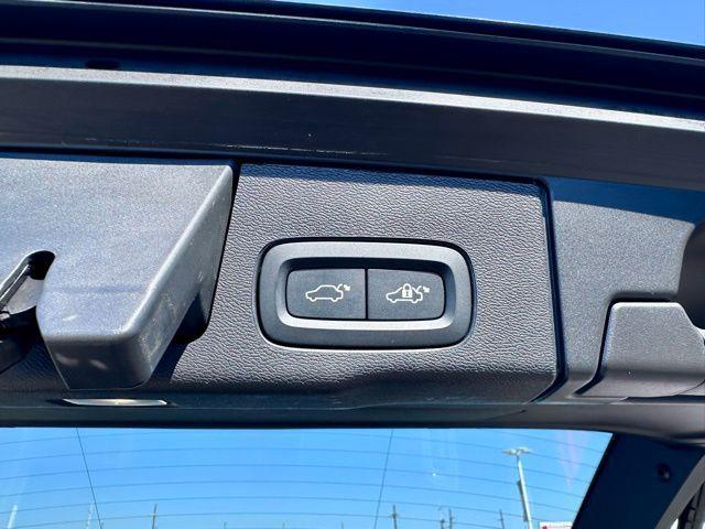 used 2022 Volvo XC60 car, priced at $37,000