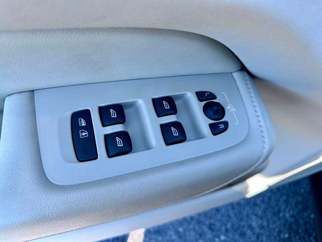 used 2022 Volvo XC60 car, priced at $37,000