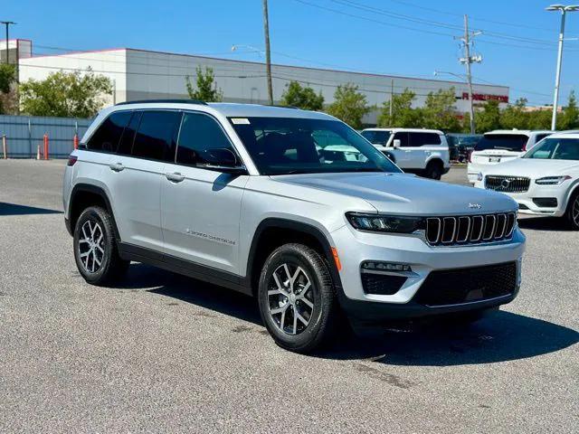 new 2025 Jeep Grand Cherokee car, priced at $39,995
