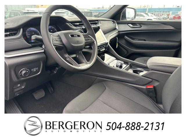 new 2025 Jeep Grand Cherokee L car, priced at $38,820