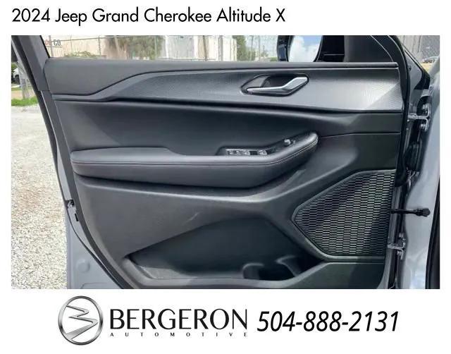 new 2024 Jeep Grand Cherokee car, priced at $40,030