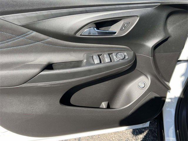 new 2025 Buick Envista car, priced at $28,057