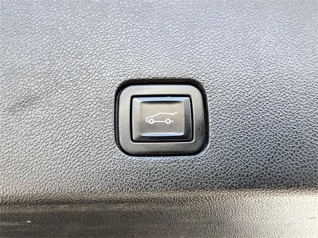 used 2022 Cadillac XT6 car, priced at $24,999