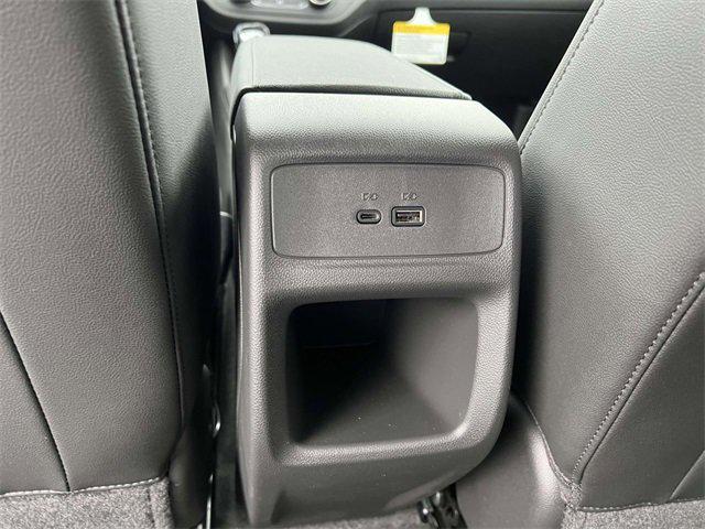 new 2025 Buick Envista car, priced at $25,529