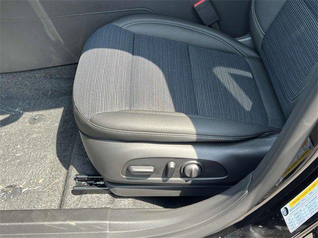 new 2025 Buick Envista car, priced at $24,922