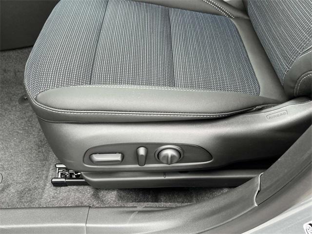 new 2025 Buick Envista car, priced at $25,442