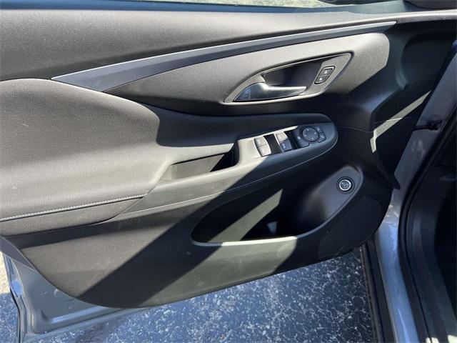 new 2025 Buick Envista car, priced at $25,149