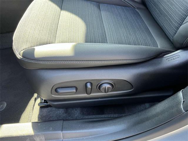 new 2025 Buick Envista car, priced at $25,149